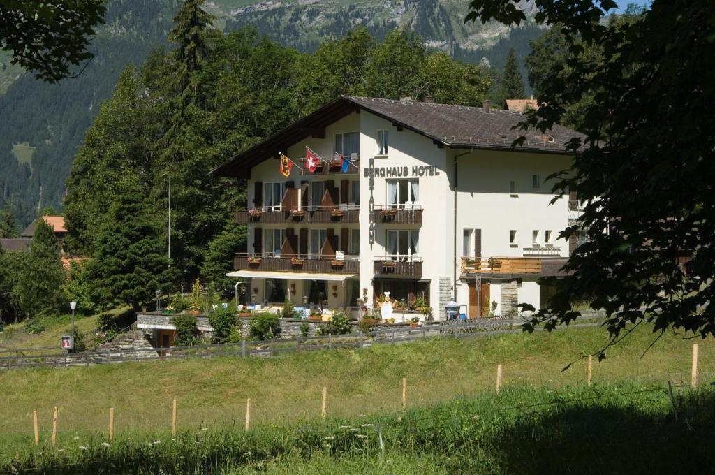 Hotel Berghaus Wengen Zewnętrze zdjęcie